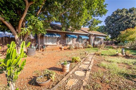 False - House For Sale in Geelhoutpark, Rustenburg, North West - M123814