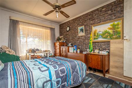 False - House For Sale in Geelhoutpark, Rustenburg, North West - M123814