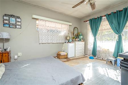 False - House For Sale in Geelhoutpark, Rustenburg, North West - M123814