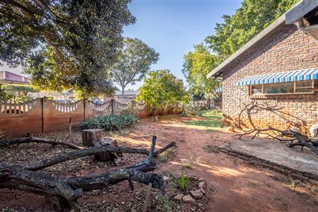 False - House For Sale in Geelhoutpark, Rustenburg, North West - M123814