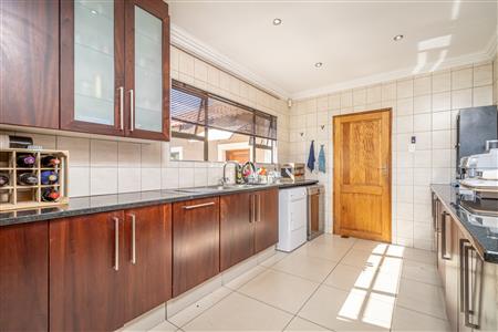 False - House For Sale in Berg En Dal, Heidelberg, Gauteng - M123876