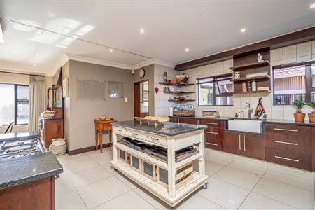 False - House For Sale in Berg En Dal, Heidelberg, Gauteng - M123876