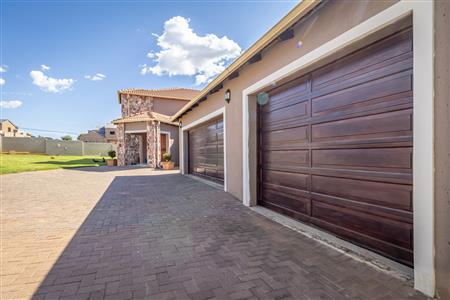 False - House For Sale in Berg En Dal, Heidelberg, Gauteng - M123876