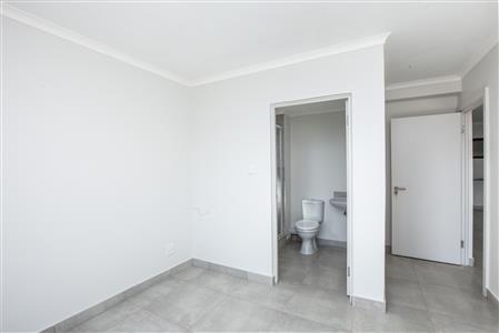 Apartment For Sale in Lincoln Meade, Pietermaritzburg, KwaZulu Natal - M123890
