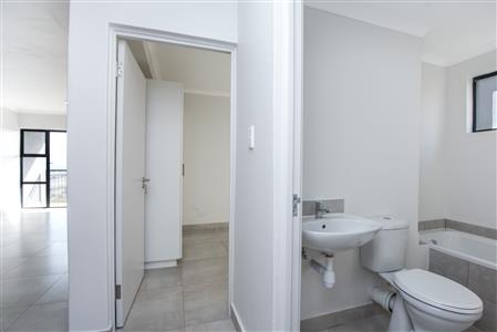 Apartment For Sale in Lincoln Meade, Pietermaritzburg, KwaZulu Natal - M123890