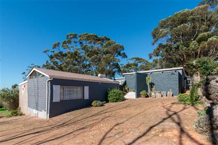False - House For Sale in Napier, Western Cape - M123901
