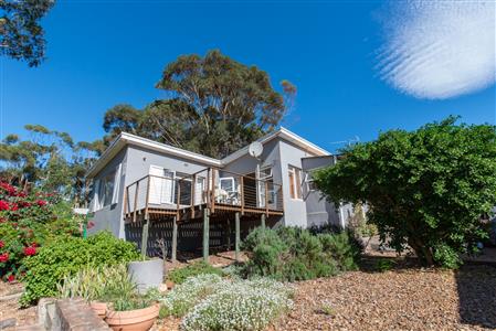 False - House For Sale in Napier, Western Cape - M123901