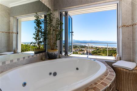 False - House For Sale in Piesang Valley, Plettenberg Bay, Western Cape - M123907