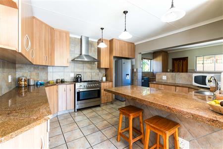 False - House Unavailable in Riversdale, Western Cape - M123914