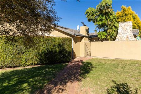 False - House Unavailable in Riversdale, Western Cape - M123914