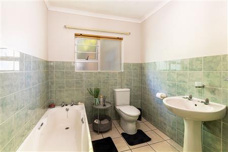 False - House Unavailable in Riversdale, Western Cape - M123914