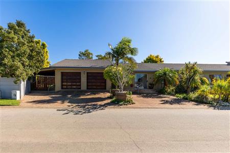 False - House Unavailable in Riversdale, Western Cape - M123914