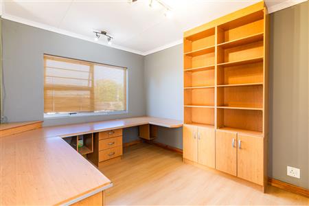 False - House Unavailable in Riversdale, Western Cape - M123914