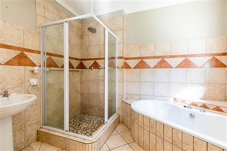 False - House Unavailable in Riversdale, Western Cape - M123914