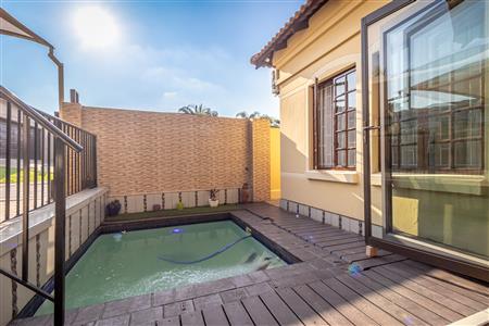 False - House For Sale in Broadacres, Sandton, Gauteng - M123963