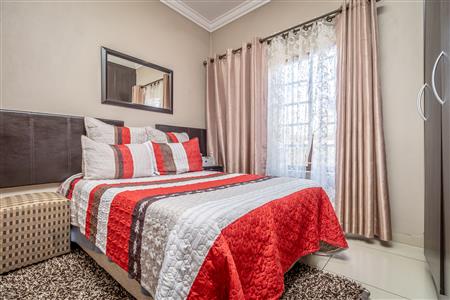 False - House For Sale in Broadacres, Sandton, Gauteng - M123963