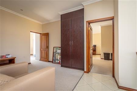 False - House withdrawn in Maroeladal, Randburg - M123973