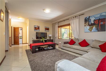 False - House withdrawn in Maroeladal, Randburg - M123973