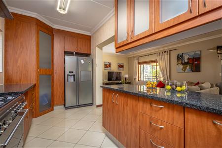 False - House withdrawn in Maroeladal, Randburg - M123973