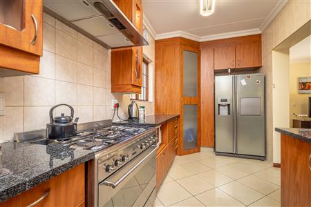 False - House withdrawn in Maroeladal, Randburg - M123973