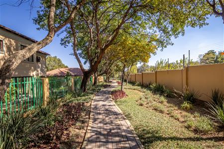 False - House withdrawn in Maroeladal, Randburg - M123973