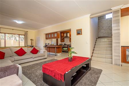 False - House withdrawn in Maroeladal, Randburg - M123973