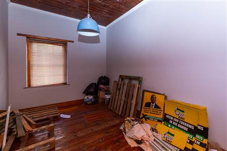 False - Office For Sale in Riversdale, Western Cape - M123992