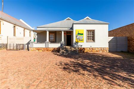 False - Office For Sale in Riversdale, Western Cape - M123992