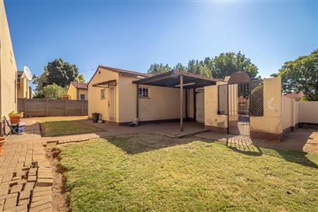 False - House For Sale in Geelhoutpark, Rustenburg, North West - M124026