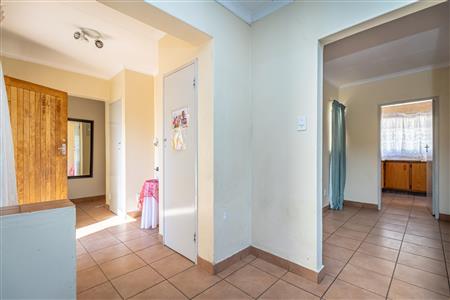 False - House For Sale in Geelhoutpark, Rustenburg, North West - M124026