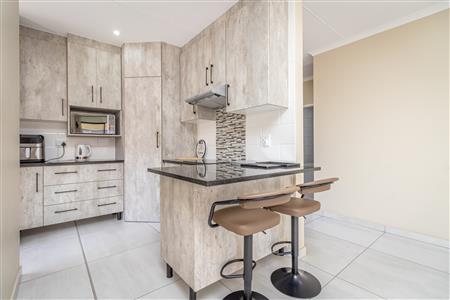 False - House For Sale in Waterkloof AH, Rustenburg, North West - M124014