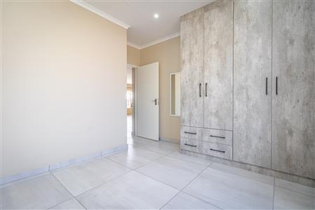 False - House For Sale in Waterkloof AH, Rustenburg, North West - M124014