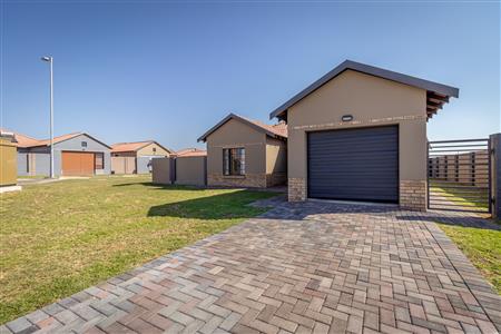 False - House For Sale in Waterkloof AH, Rustenburg, North West - M124014