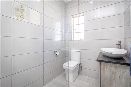 False - House For Sale in Waterkloof AH, Rustenburg, North West - M124014