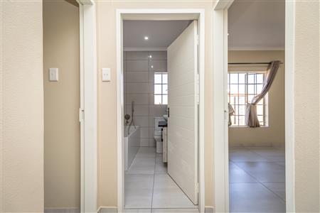 False - House For Sale in Waterkloof AH, Rustenburg, North West - M124014