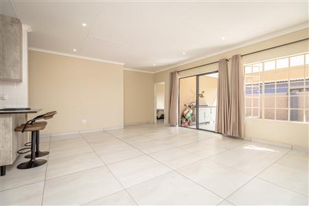 False - House For Sale in Waterkloof AH, Rustenburg, North West - M124014