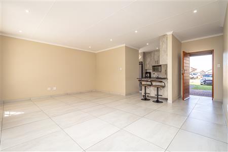 False - House For Sale in Waterkloof AH, Rustenburg, North West - M124014