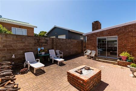 False - House For Sale in Jongensfontein, Stilbaai, Western Cape - M124060