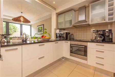 False - Townhouse For Sale in Illovo, Sandton, Gauteng - M124068