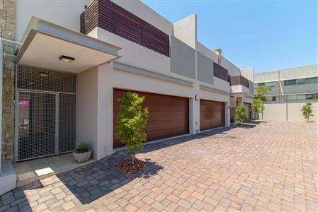 False - Townhouse For Sale in Illovo, Sandton, Gauteng - M124068