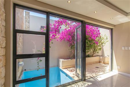 False - Townhouse For Sale in Illovo, Sandton, Gauteng - M124068