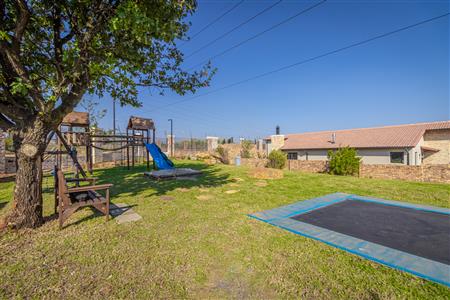 False - Townhouse For Sale in Avianto Estates, Krugersdorp, Gauteng - M124064