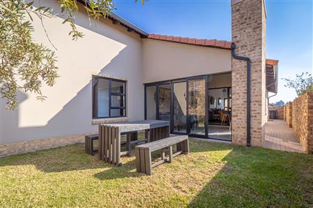 False - Townhouse For Sale in Avianto Estates, Krugersdorp, Gauteng - M124064