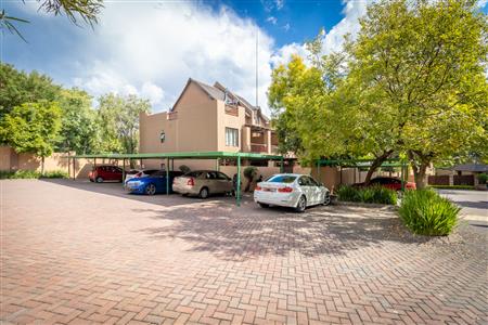 False - Apartment For Sale in Douglasdale, Sandton, Gauteng - M124078