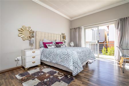 False - Townhouse rented out in Craigavon, Sandton - M124110