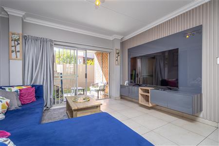 False - Townhouse rented out in Craigavon, Sandton - M124110