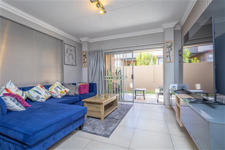 False - Townhouse rented out in Craigavon, Sandton - M124110