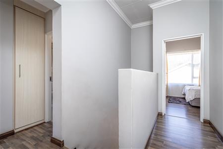False - Townhouse rented out in Craigavon, Sandton - M124110