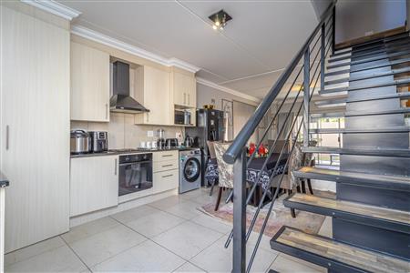 False - Townhouse rented out in Craigavon, Sandton - M124110