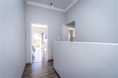 False - Townhouse rented out in Craigavon, Sandton - M124110